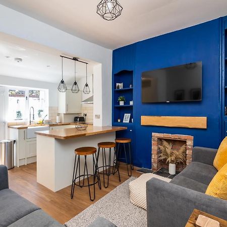 Stylish, Centrally Located Terrace - Pass The Key Йорк Экстерьер фото